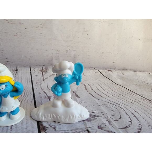 LOT Smurf Figures Smurfette 2 Backer Peyo McDonalds Happy Meal Toy Cake Toppers - Picture 2 of 7